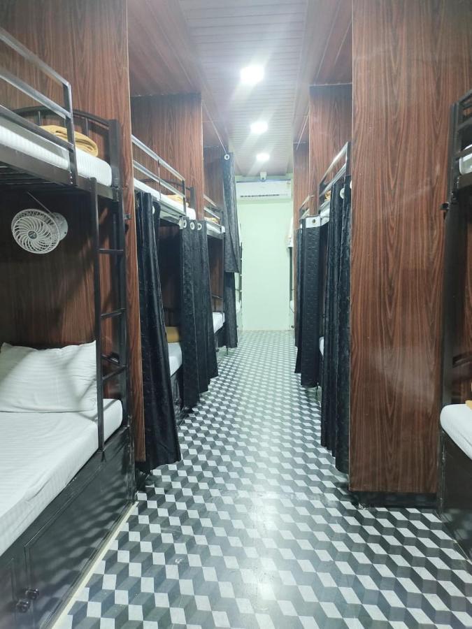 Vakola Dormitory Ac Beds Mumbai Exterior photo