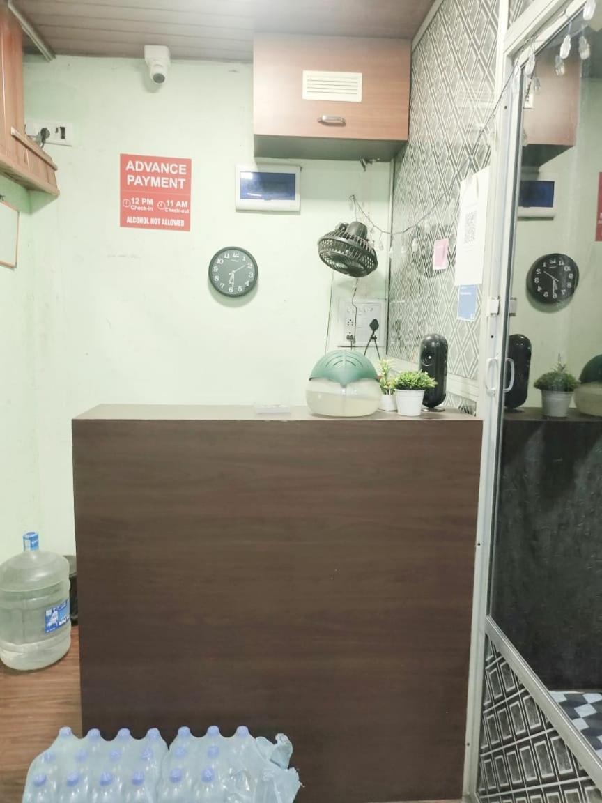 Vakola Dormitory Ac Beds Mumbai Exterior photo